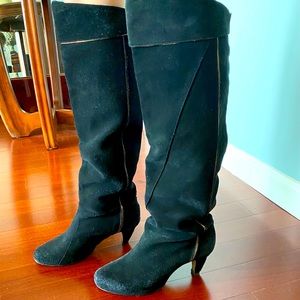 Diesel knee-high black suede boots with piping